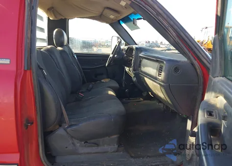 2000 Chevrolet Silverado 1500 z USA, uszkodzony, nr VIN 1GCEK14W4YZ111257